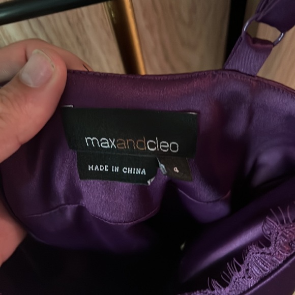 Size 4 lightly worn. - Picture 2 of 3